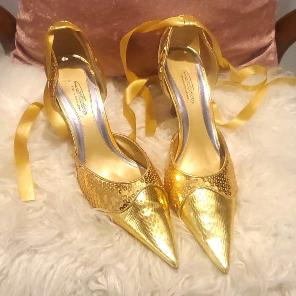 QUEEN special for Ellenka Sequins pumps